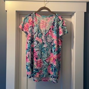 Like new Lilly Pulitzer Etta V Neck Top